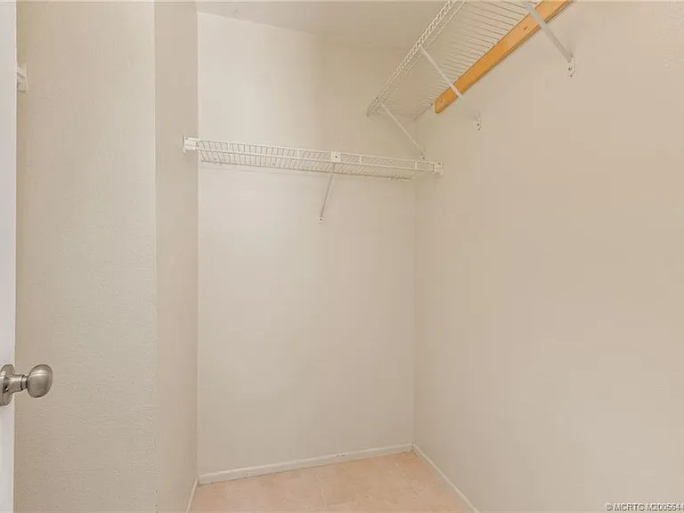 1496 SE Colchester Cir — Photo 14