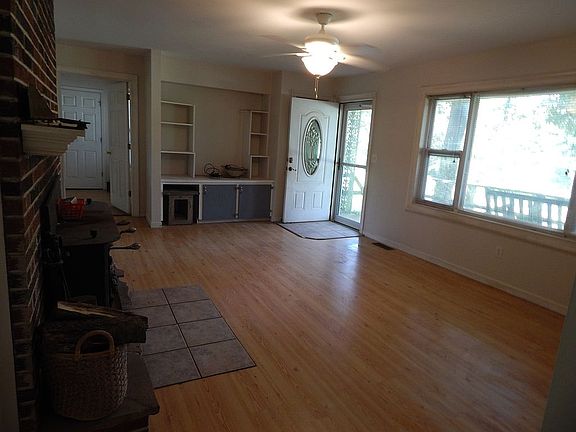 other end of lliving room