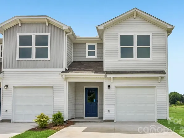 3050 Oaksmere Dr, Spartanburg, SC 29307