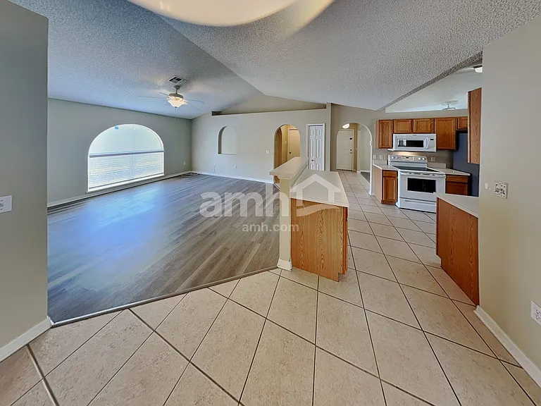 2925 Canyon Trail Ln — Photo 5