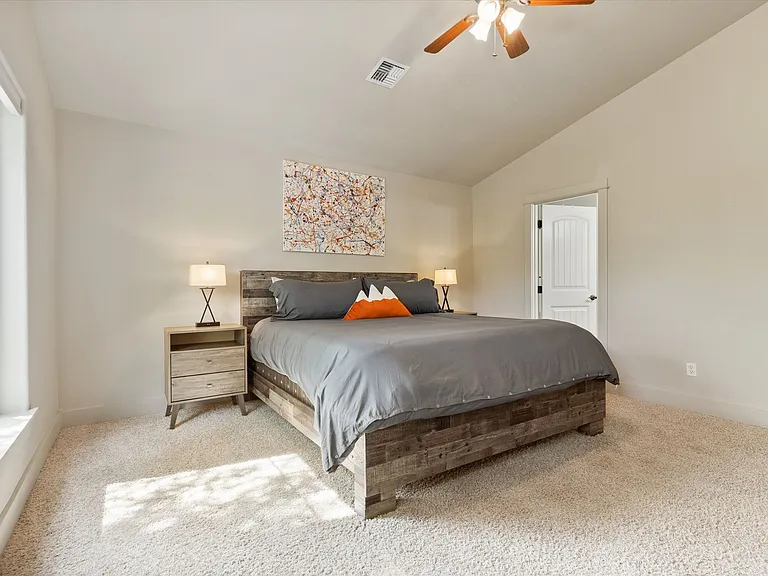 20184 Merriewood Ln — Photo 22