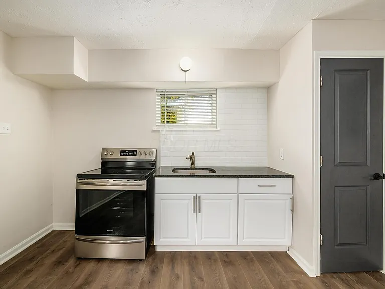 287 S Central Ave #285 — Photo 3