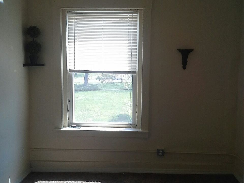 2nd image of 5204 Saint John Ave APT A