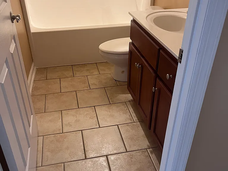 7825 Laurelton Dr — Photo 13