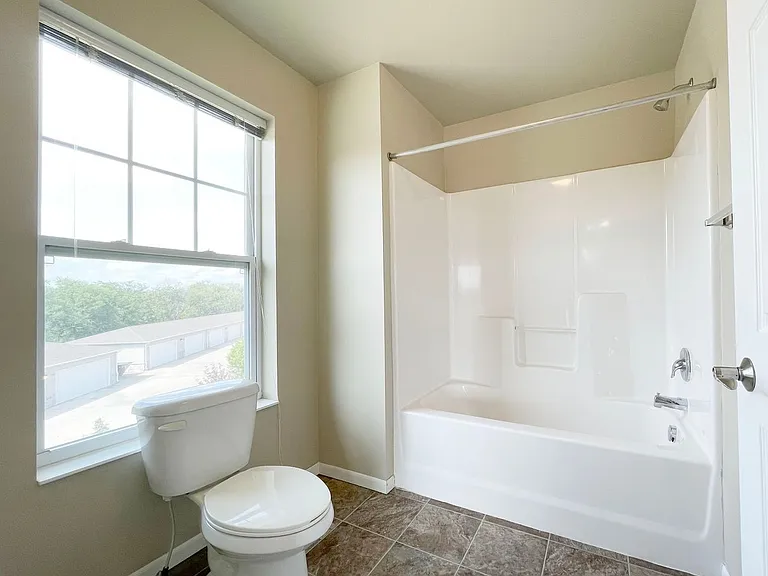 Willow Brooke Lodge Apartments — Photo 14