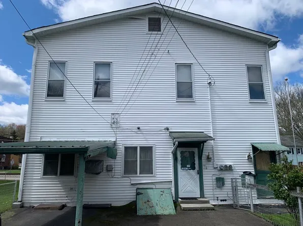 32 Railroad St, Dunbar, PA 15431