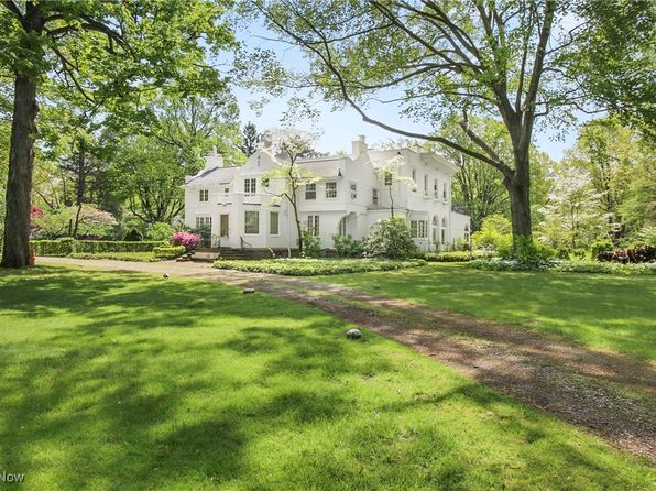 12016 Lake Shore Blvd, Bratenahl, OH 44108
