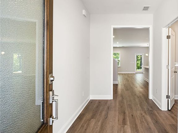 4th image of 114 Chatham Lane
