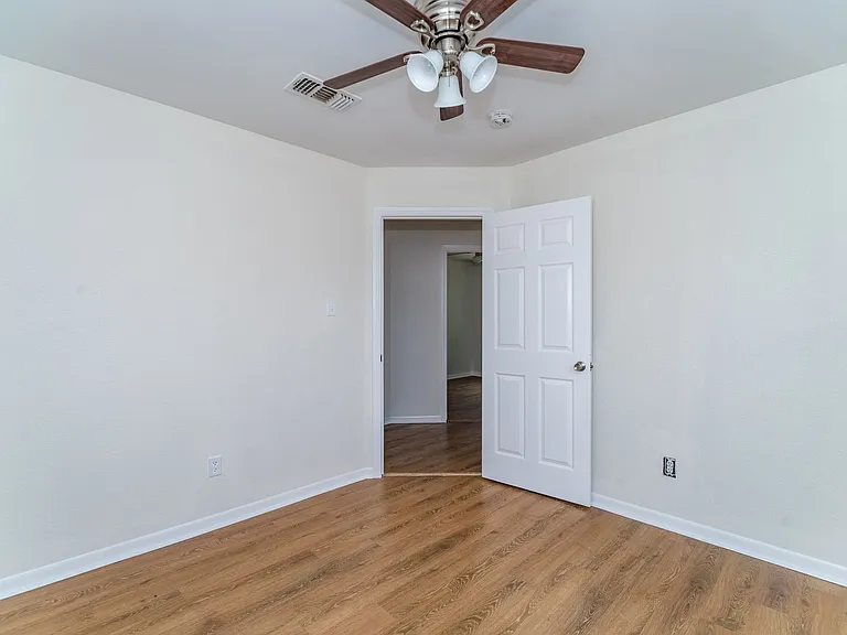 610 Virginia Blvd #2 — Photo 8