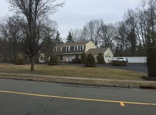 82 Poplar Dr, Morris Plains, NJ 07950