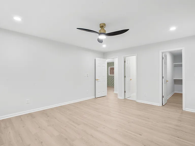 902 N Mountain St — Photo 11