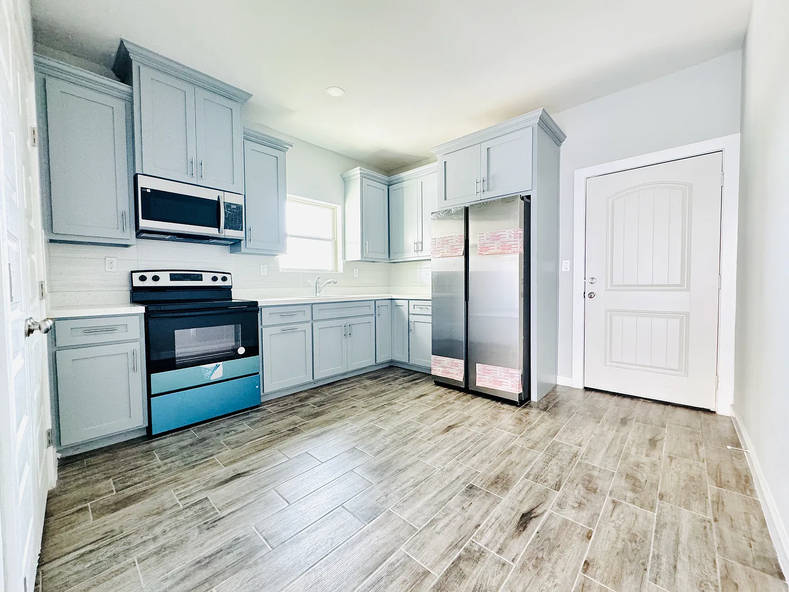2 bed, $950 — Photo 2