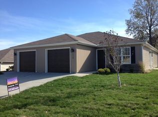 1717 Jo Ann Dr, Raymore, MO 64083
