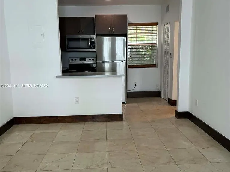 551 NE 62nd St #6 — Photo 5