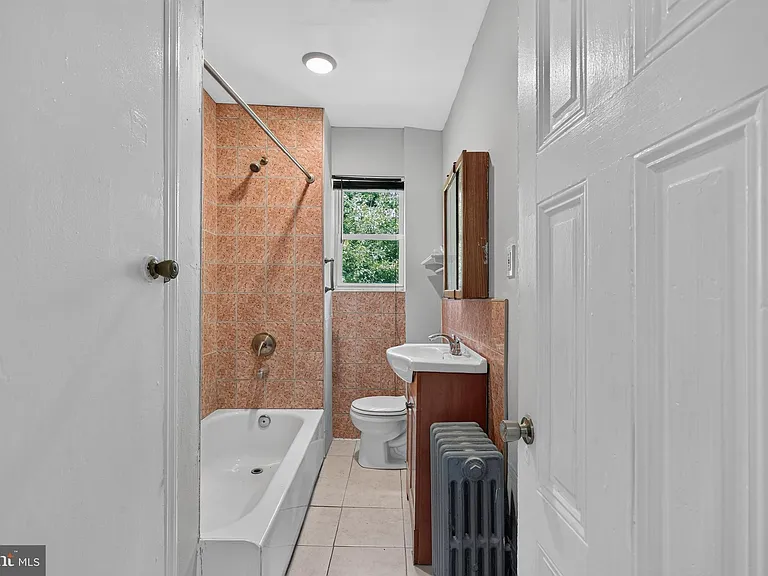 45 E Pastorius St #B — Photo 5