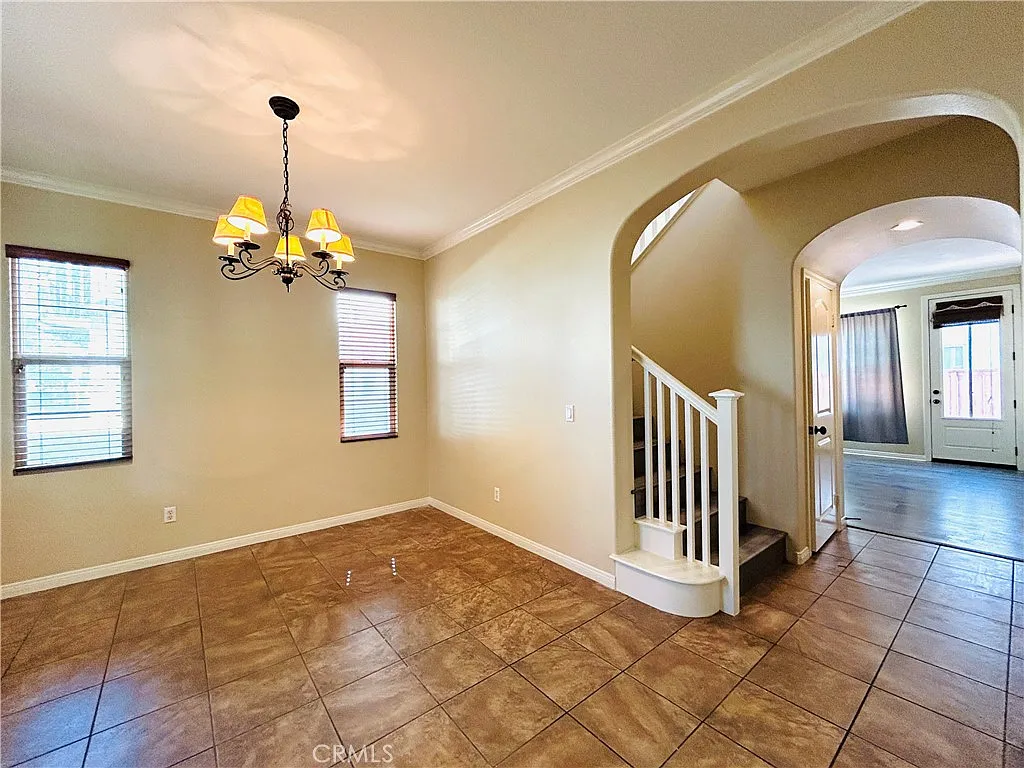 3 bed, 2.5 bath, 1689 sqft, $3,400 — Photo 2