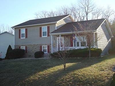 2nd image of 2 Brook Cir