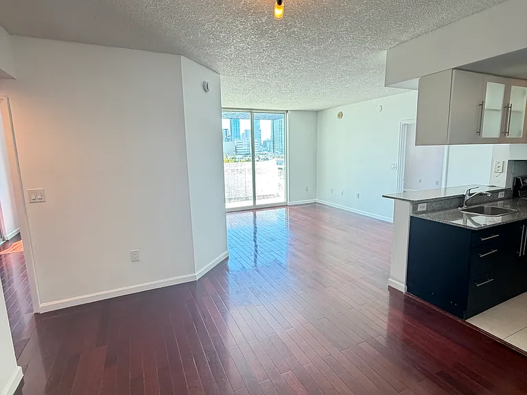 1925 Madison St #14A — Photo 3
