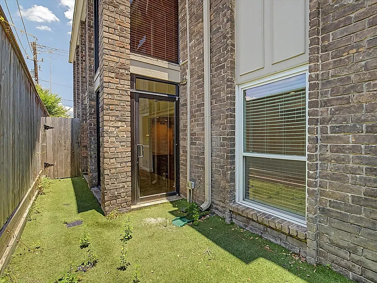 7575 Katy Fwy #4 — Photo 30