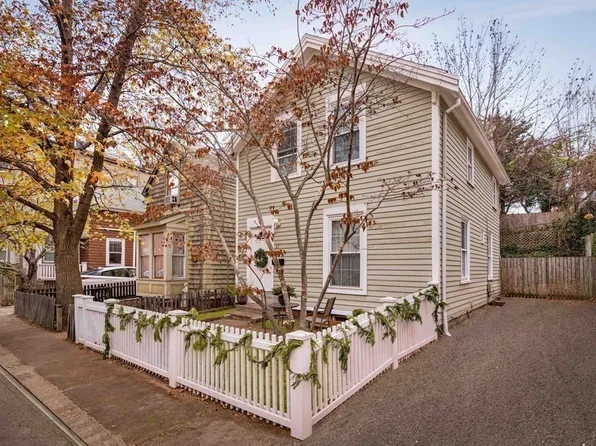 27 White Pl, Brookline, MA 02445