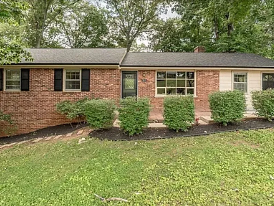 203 Fleetwood Dr