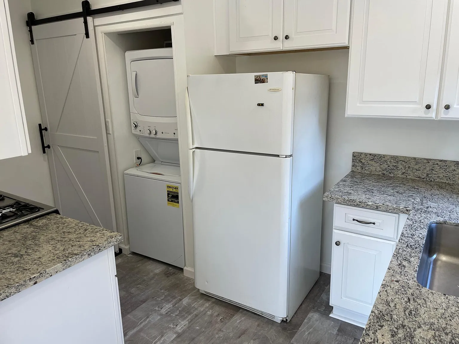 2 bed, 897 sqft, $2,975 — Photo 4