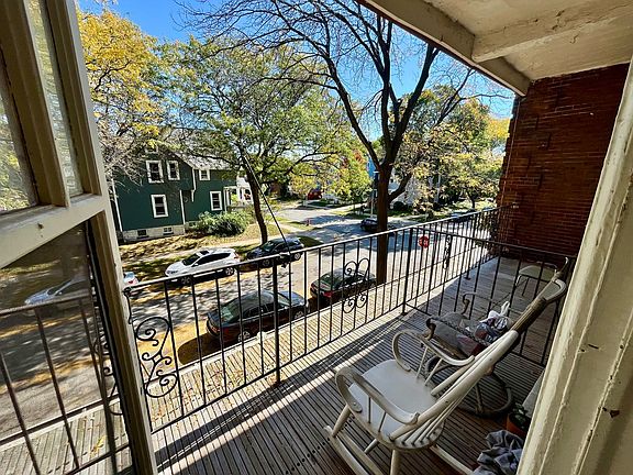 5th image of 2320 E Belleview Pl #4