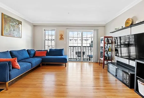 Common St — Photo 1