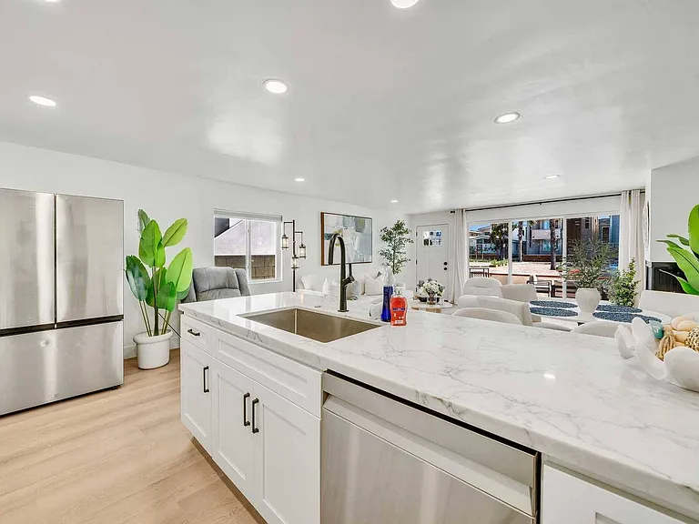 920 W Balboa Blvd #920 — Photo 14