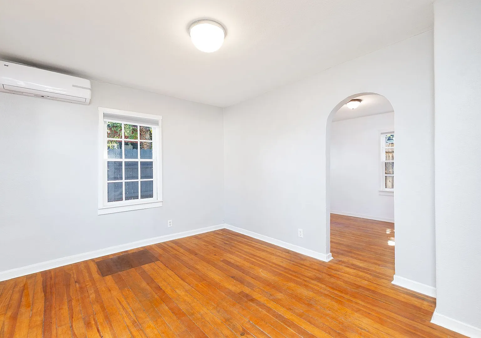 417 E Gurley Street - Unit #4 - Cottage — Photo 4