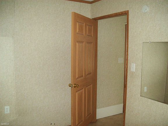 5th image of 501 SE 44th St