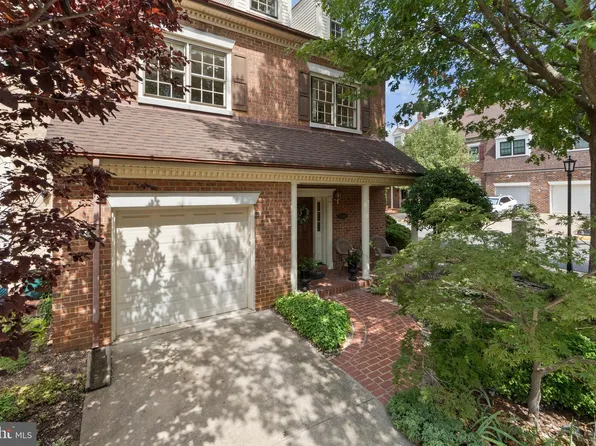 6300 Manchester Way, Alexandria, VA 22304