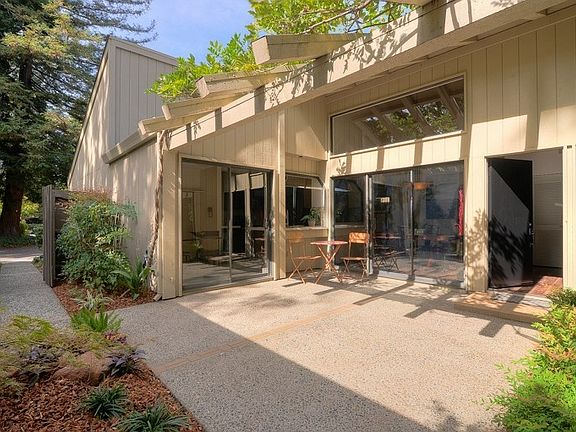 4th image of 1461 University Ave