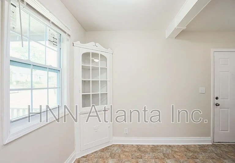 158 Hedges St SE — Photo 8
