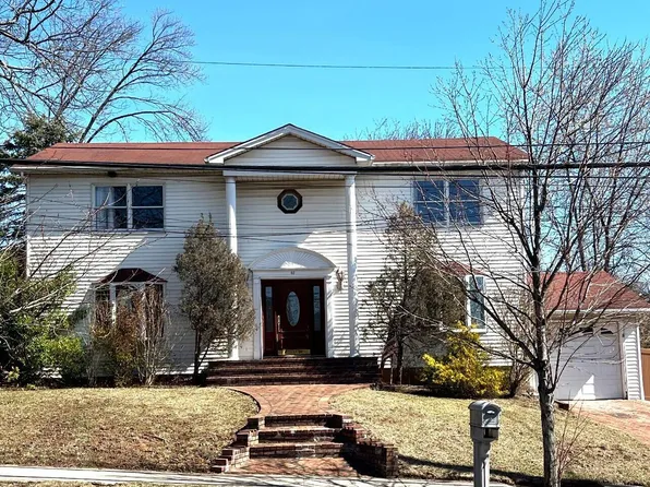 85 Foster Rd, Staten Island, NY 10309