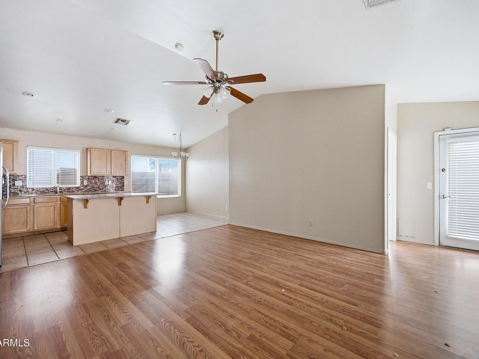 3 bed, 2.0 bath, 1363 sqft, $2,150 — Photo 2