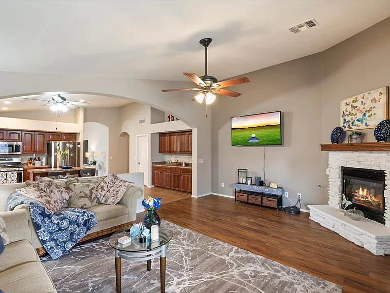 42187 W Chisholm Dr — Photo 10