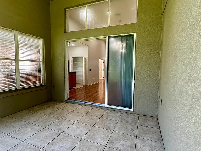 2112 Bunker View Ct — Photo 32