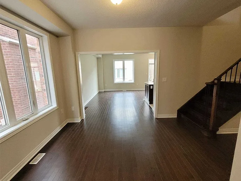 113 Finegan Cir — Photo 5