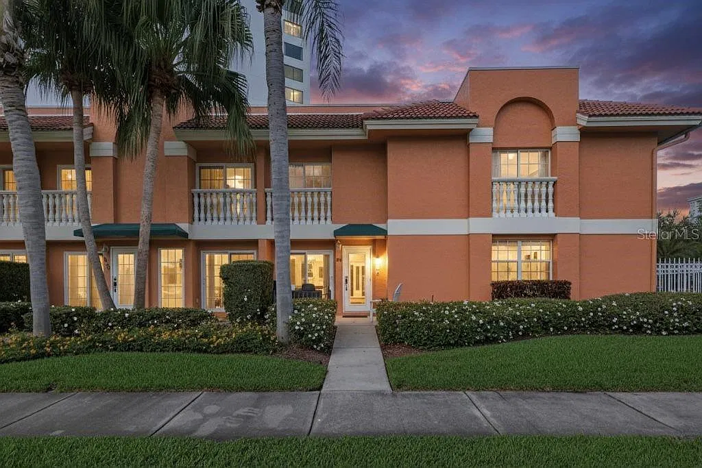 3 bed, 4.0 bath, 2035 sqft, $6,000 — Photo 1