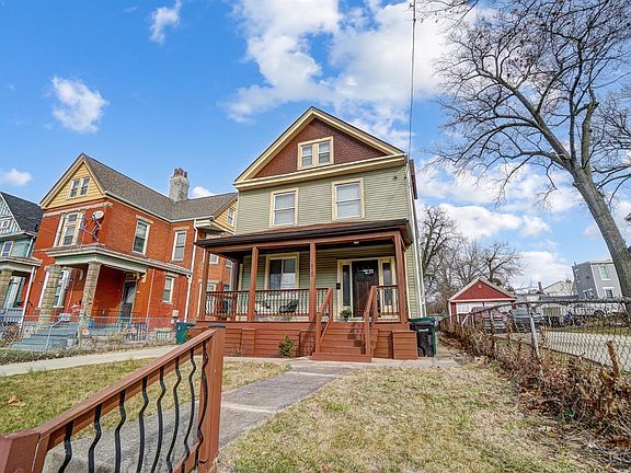 2nd image of 1828 Hewitt Ave