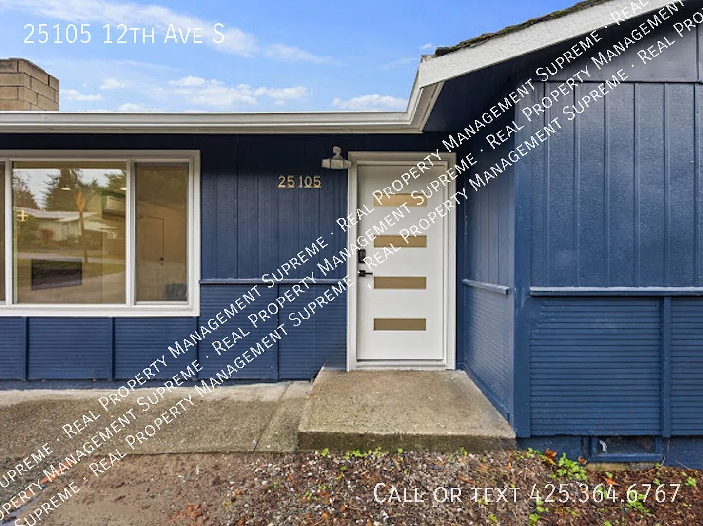 Stunning Updated Des Moines Home with Modern Finishes, Gorgeous Kitchen & Fenced Yard — Photo 2