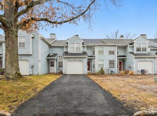 91 Delaware Ln, Branchburg, NJ