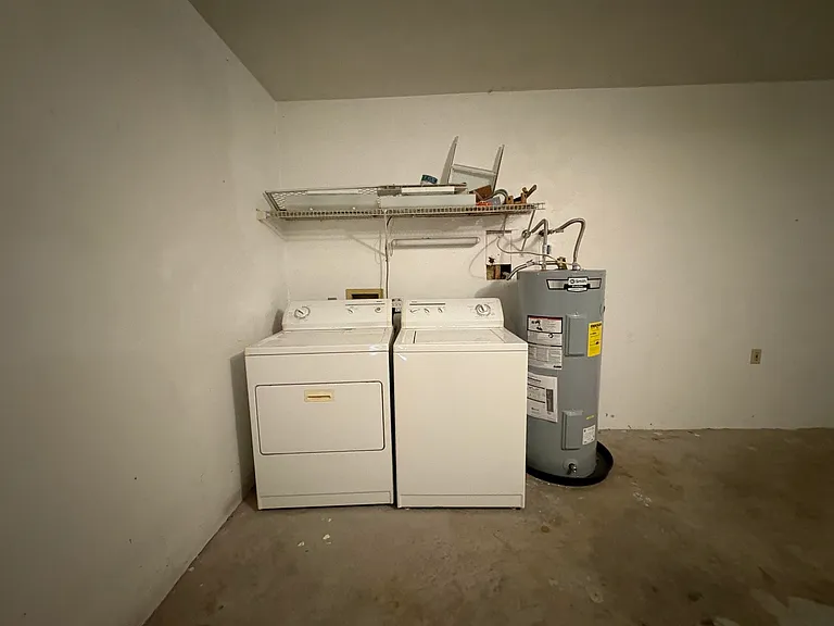 460 Merlin Ct — Photo 22