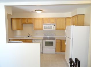 402 Meadowbrook Dr, Mays Landing, NJ 08330