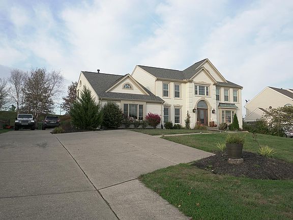 3rd image of 910 Whirlaway Dr