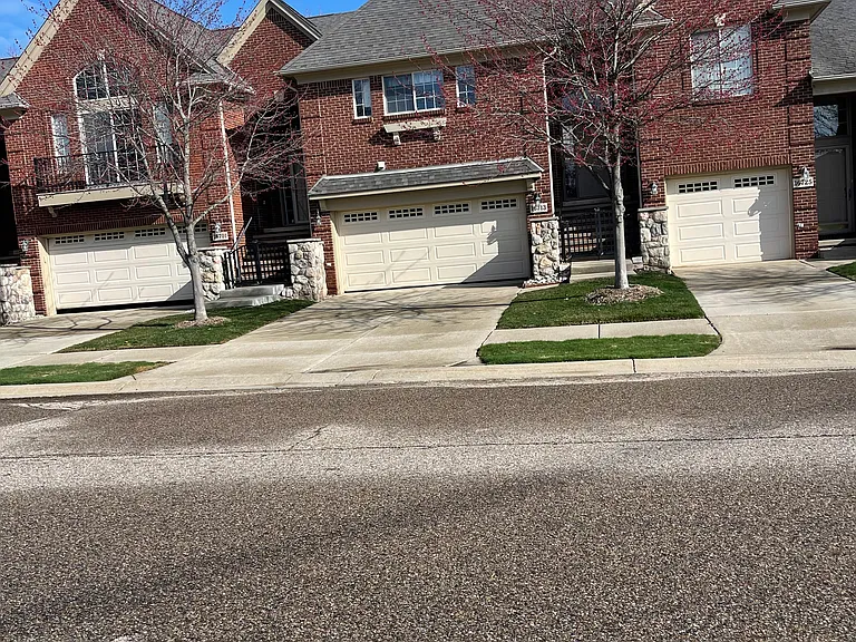16713 Kensington Dr — Photo 1
