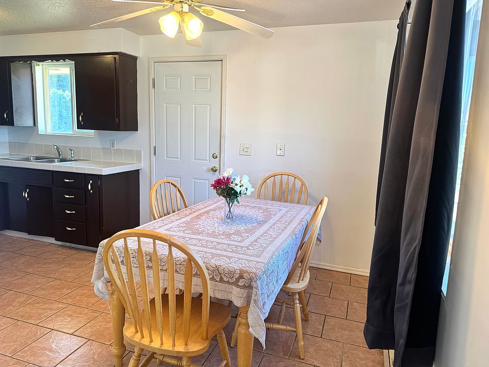 Dining area/Kitchen