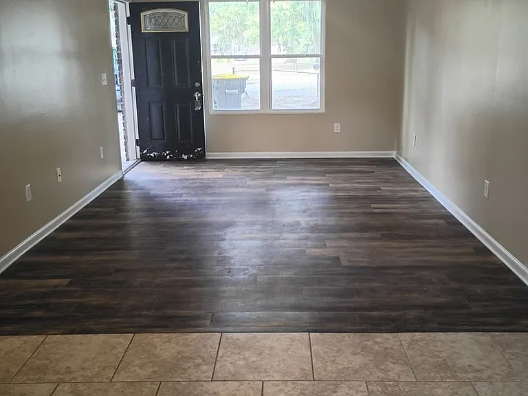 308 Stacie Ct — Photo 7