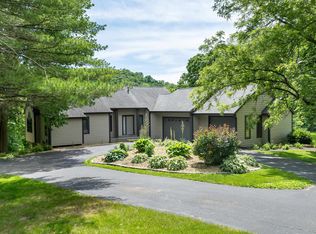7 Augusta Dr, Galena, IL